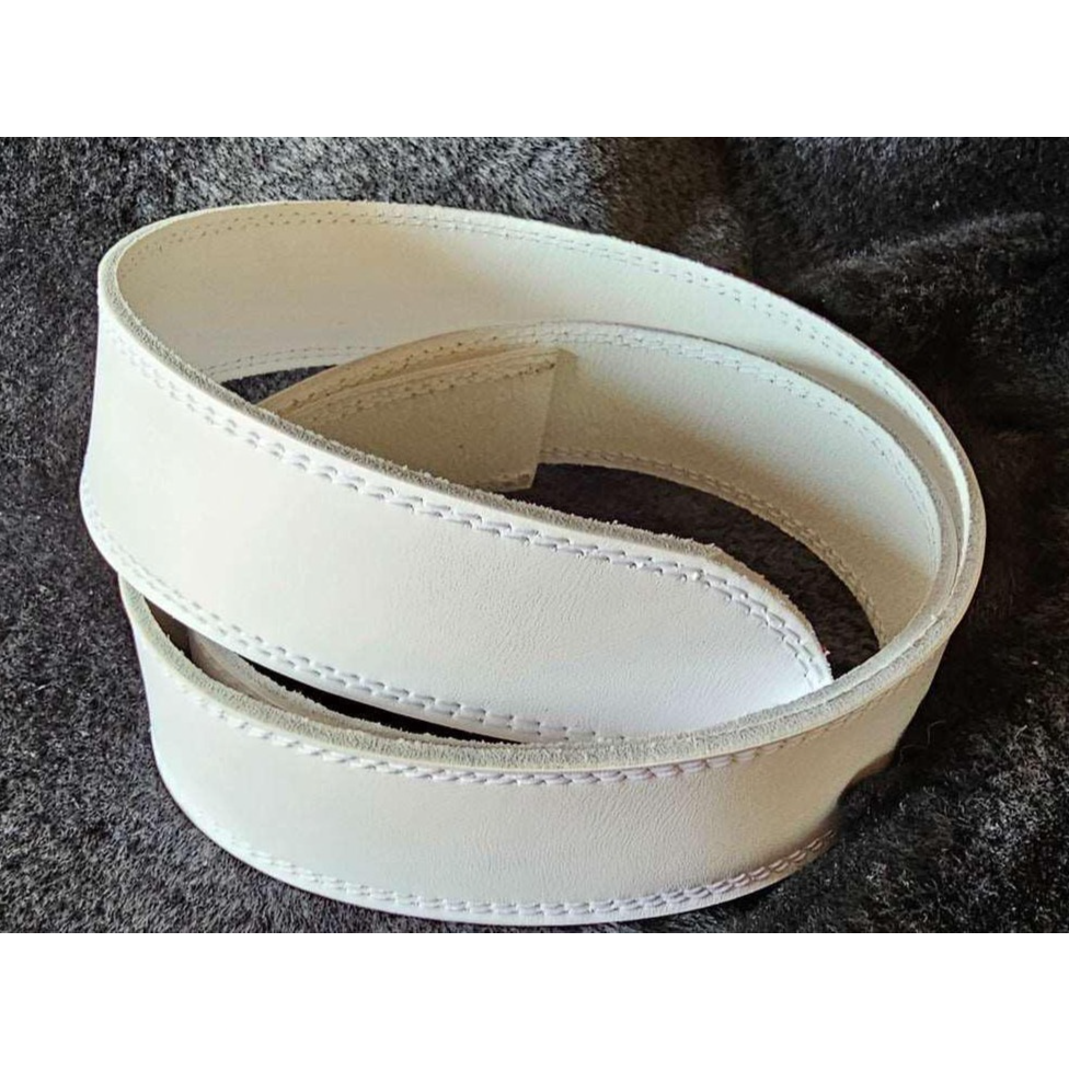 White belt (white stitching) - 4 cm